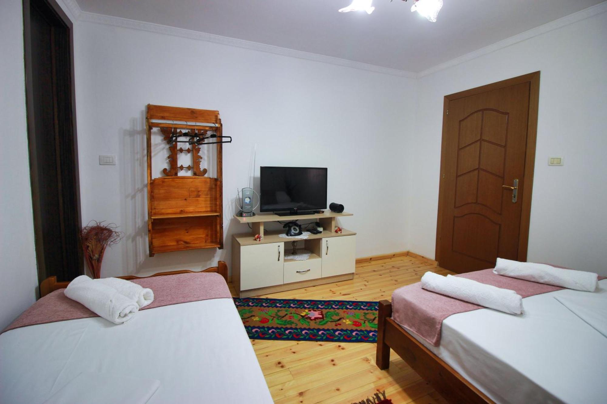 Guest House Denis Gjirokastër Exterior foto